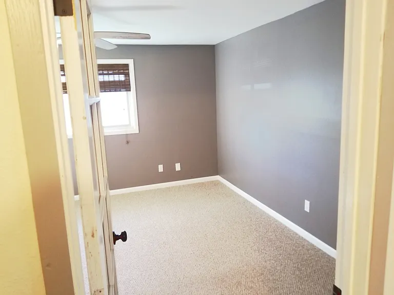 510 S Phillippi St — Photo 16