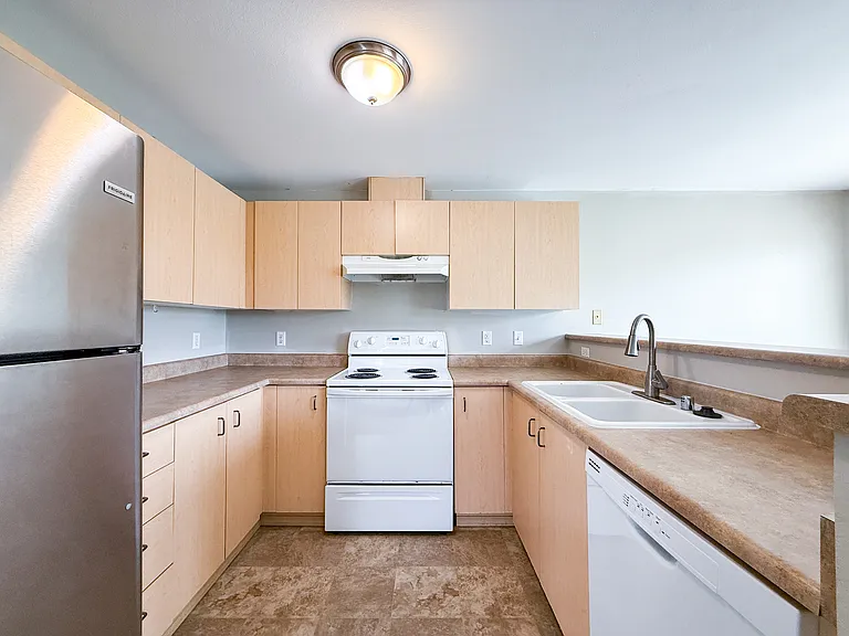 5200 Roosevelt Way NE #302 — Photo 5