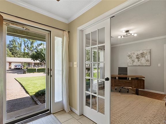 3rd image of 3731 Sierra Dr