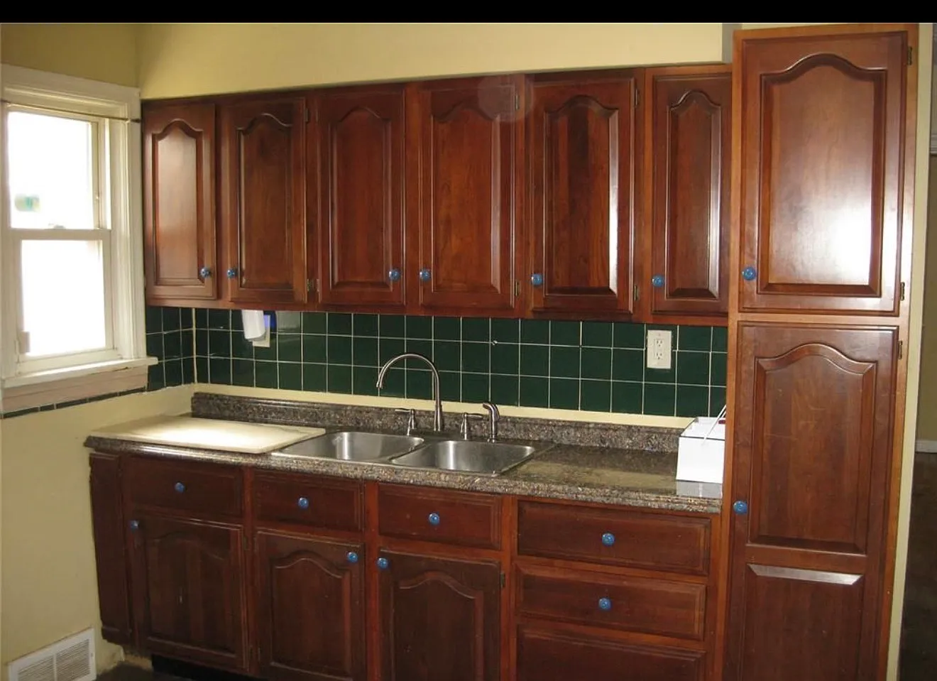 2 bed, 875 sqft, $1,200 — Photo 2