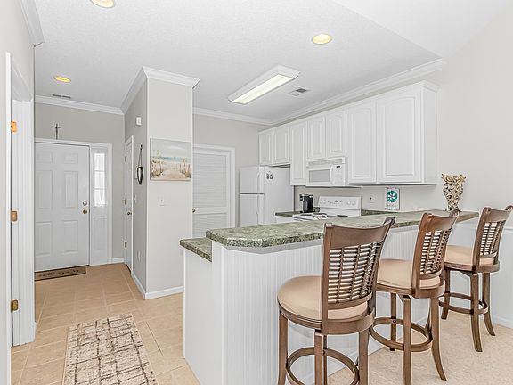 5th image of 5888 Longwood Dr. #2-202