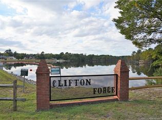 3625 Lakeshore Dr, Hope Mills, NC 28348
