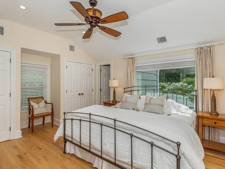 245 Old Town Rd — Photo 15