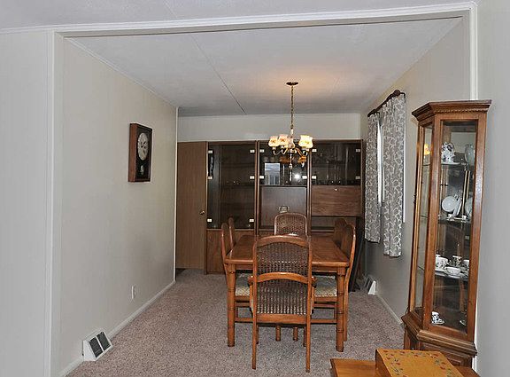 2nd image of 2034 Cedar St