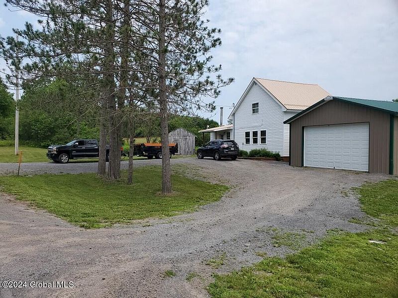 2nd image of 6842 Liberty Road