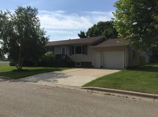 802 E 8th Ave, Milbank, SD 57252