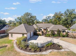 1047 E Lakeview Dr, Baton Rouge, LA 70810