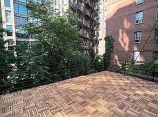 21 W 12th St #2F, New York, NY 10011