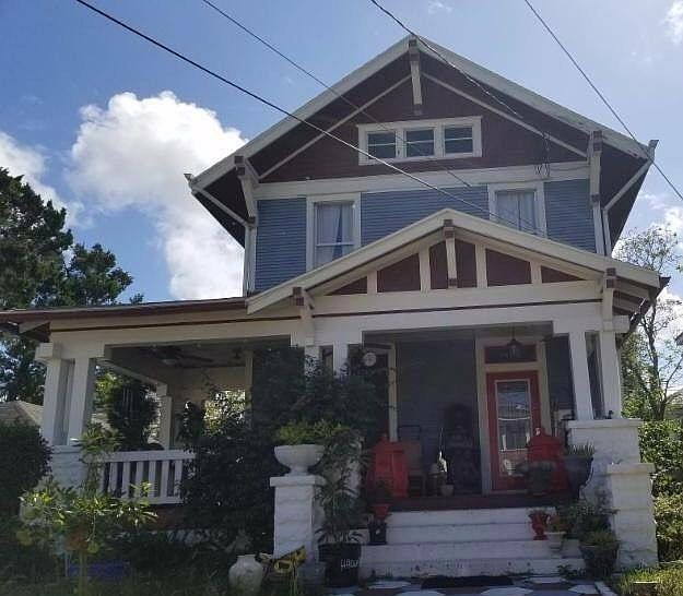 1st image of 318 W 11th St