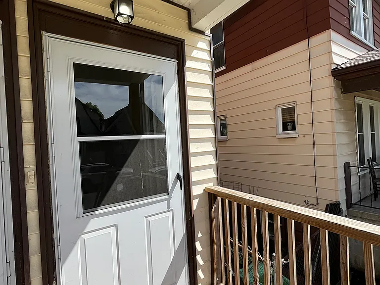 168 Bondie St — Photo 2