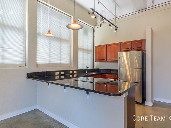 3rd image of 1537 Walnut St #401