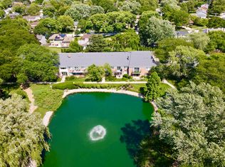 714 E Algonquin Rd #J-101, Arlington Heights, IL 60005