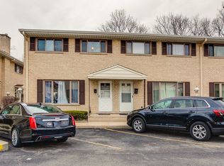 622 W Central Rd, Arlington Heights, IL 60005