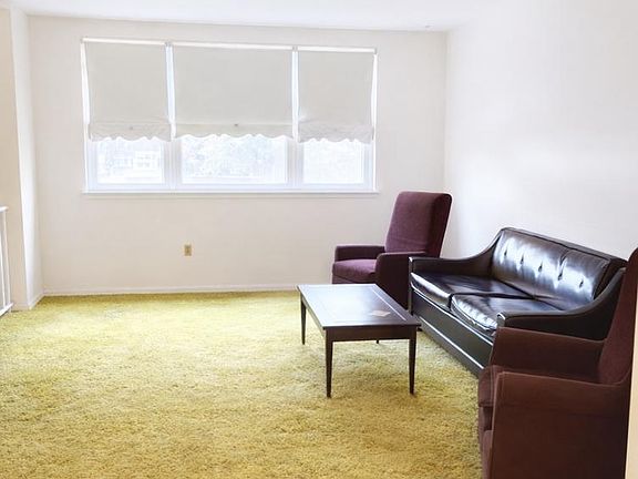 3rd image of 3230 Comly Rd