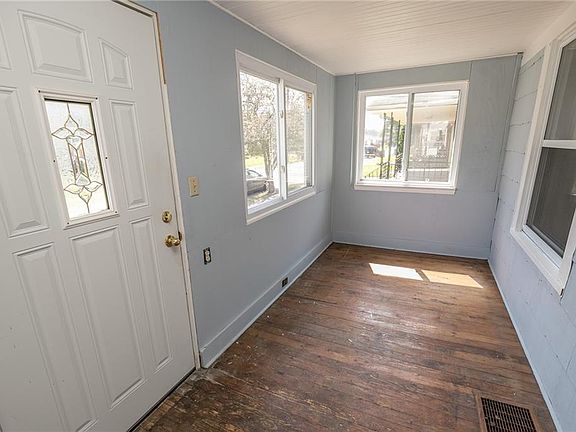5th image of 4220 Muriel Ave