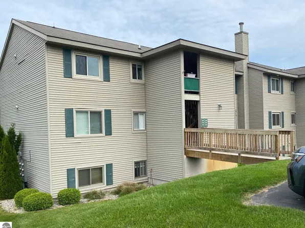 2601 Green Meadows Dr #13, Traverse City, MI 49685