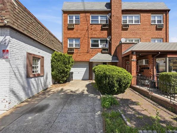 26505 Hillside Avenue, Floral Park, NY 11004
