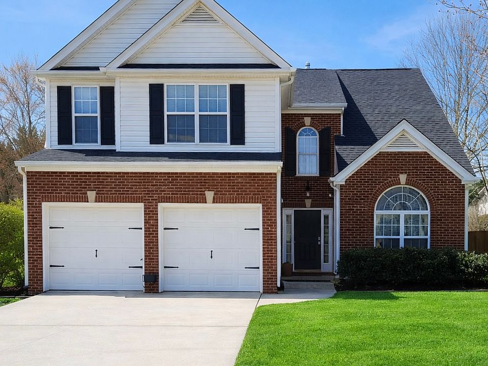 1st image of 2 Stapleford Park Dr