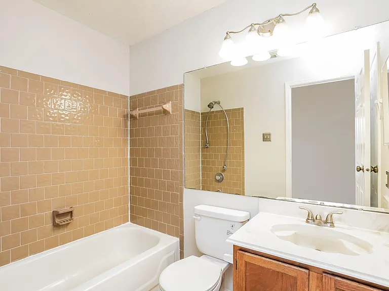 17263 Saturn Ln — Photo 13