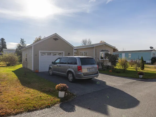 14 Village Street, Poland, ME 04274