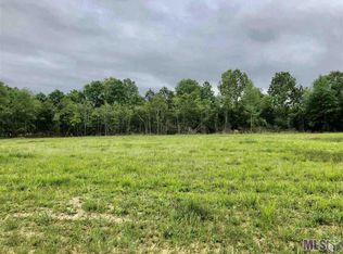 18086 J West Ln, Livingston, LA 70754