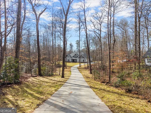 124 Signing Tree Ln, Clarkesville, GA 30525