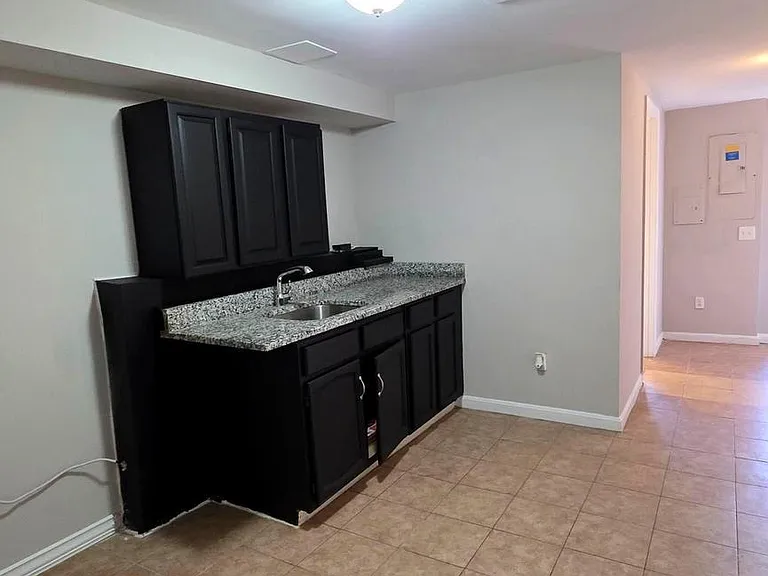 539 N Luzerne Ave — Photo 27