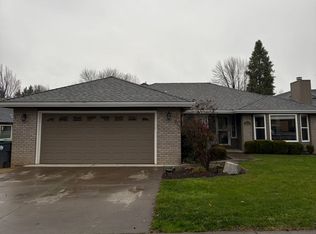 3079 Sycamore Way, Medford, OR 97504