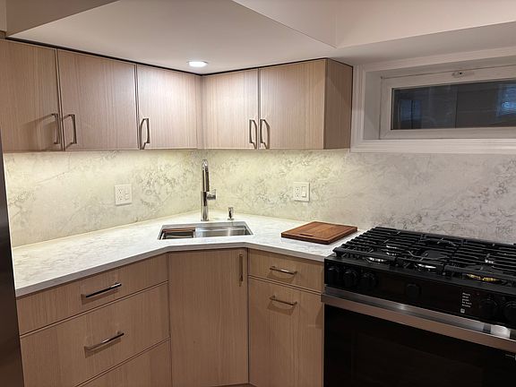 3rd image of 1223 Mayflower Ave