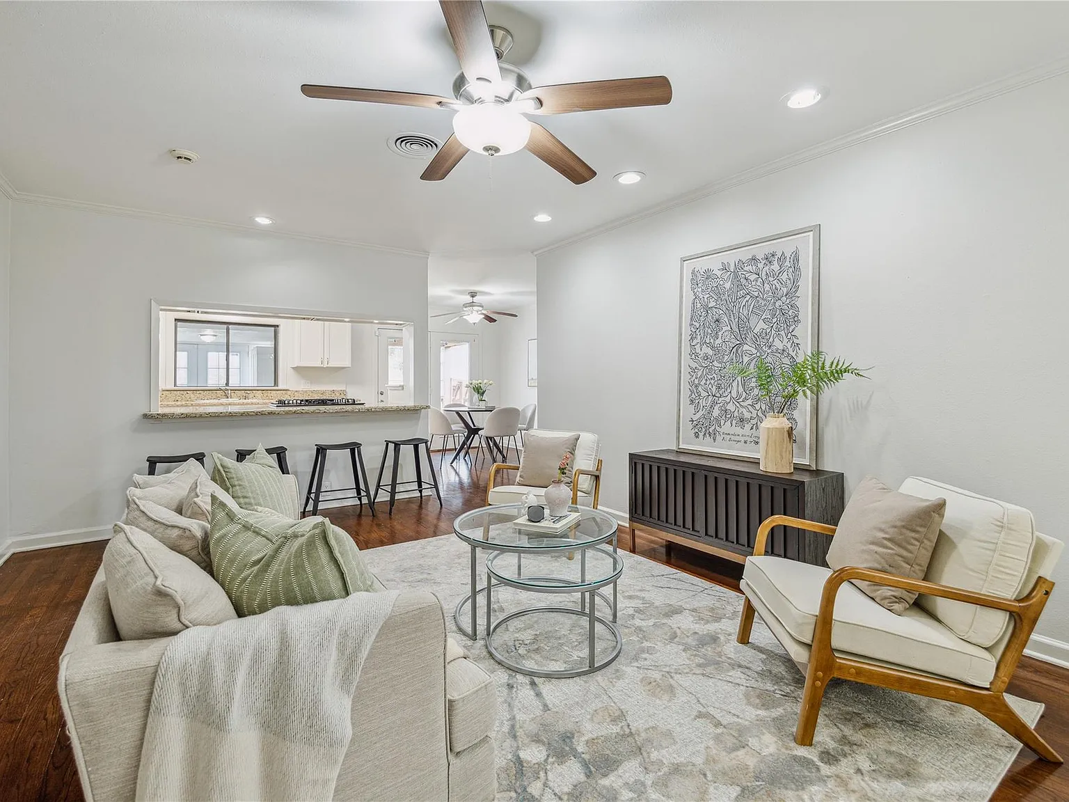 3 bed, 2.0 bath, 1835 sqft, $2,550 — Photo 1