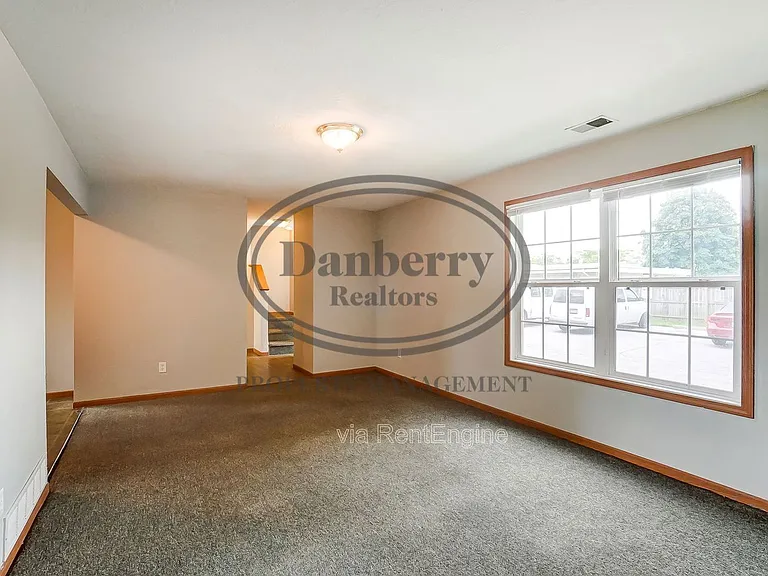 1103 N Byrne Rd — Photo 5