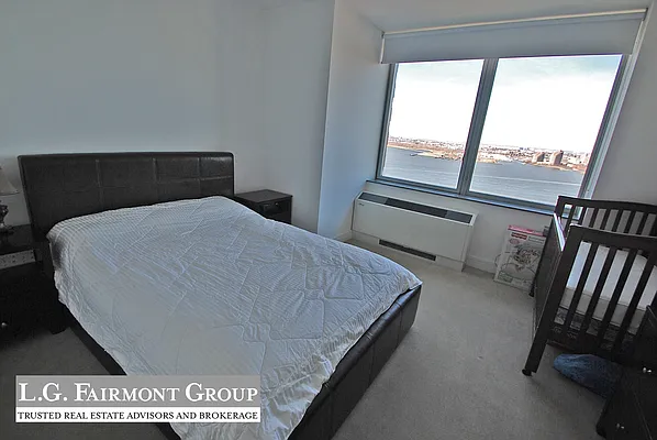 Sold by LG Fairmont Group | media 8
