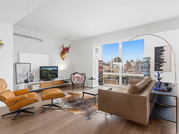 2nd image of 130 W 19th St APT 12C