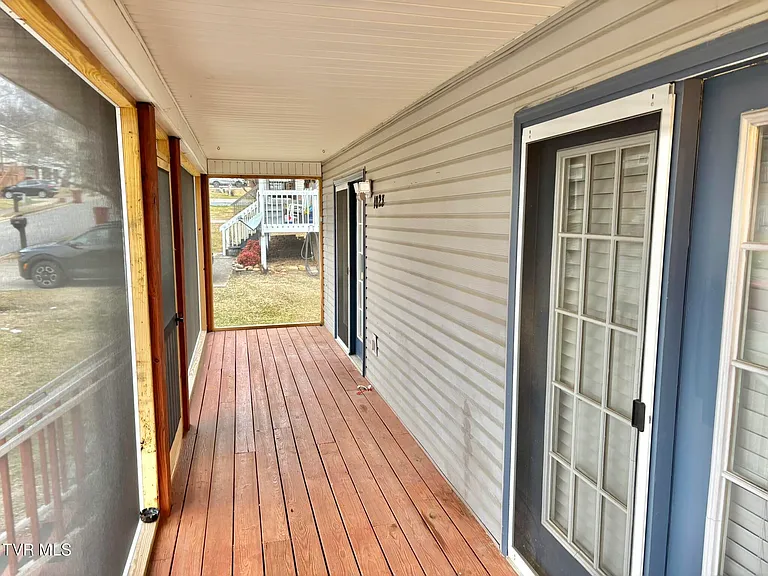 1023 Justus Dr — Photo 3