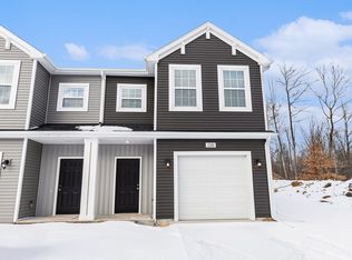 1310 Timber Hollow Ct, Greenville, MI 48838