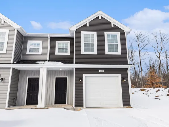 1310 Timber Hollow Ct, Greenville, MI 48838