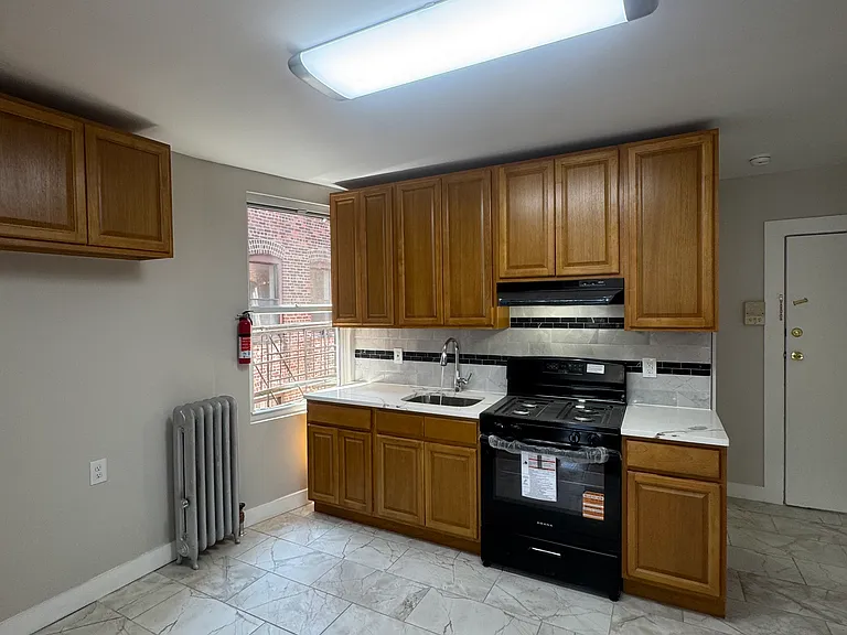 6607 Broadway #4B — Photo 1