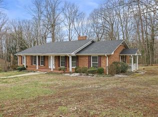 2550 Lakespring Ct, Winston Salem, NC 27106