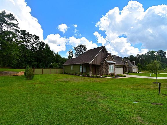 5th image of 27 Magnolia Estates Dr