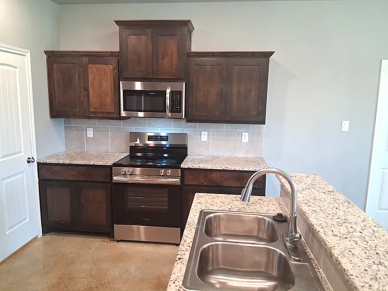 Kitchen (1)
