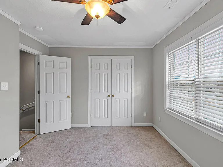 300 Streamwood Dr — Photo 15