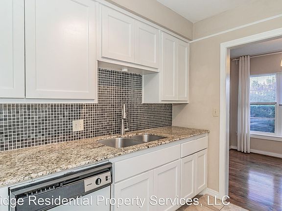 3rd image of 5025 Birchman Ave