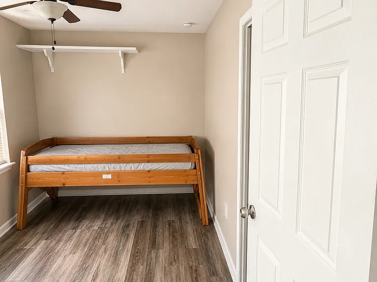 735 W Ridge Dr — Photo 4
