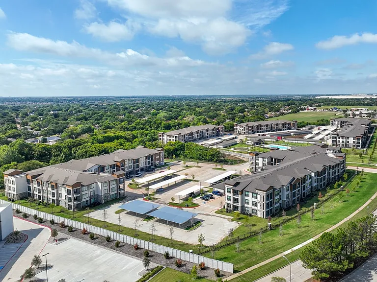 Creekside at Grand Prairie — Photo 29