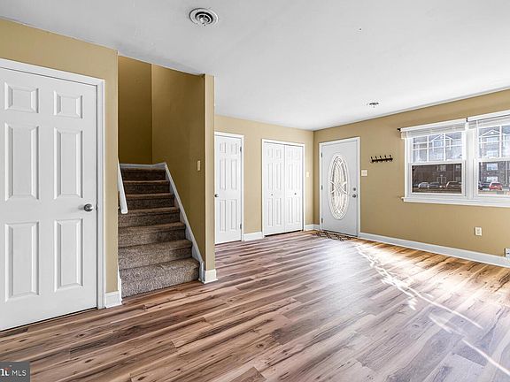 2nd image of 515 N York Rd #1C