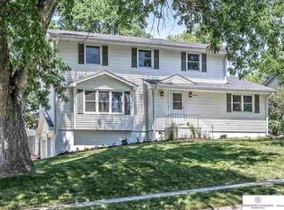 9824 Redman Ave, Omaha, NE 68134