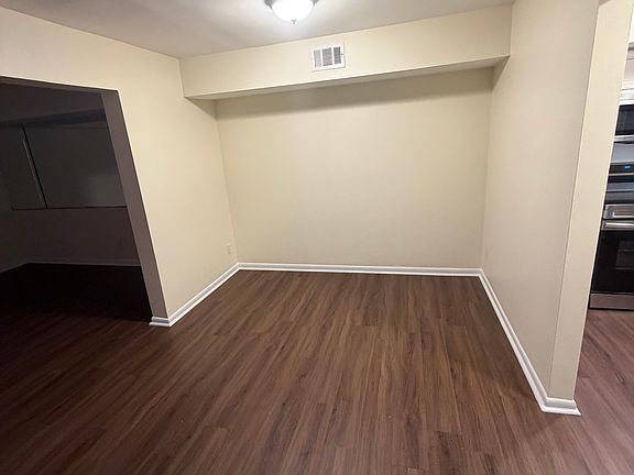 5th image of 6015 Hoover Dr