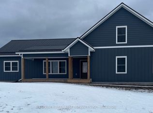 2206 Sands Rd, South Frontenac, ON K0H1H0