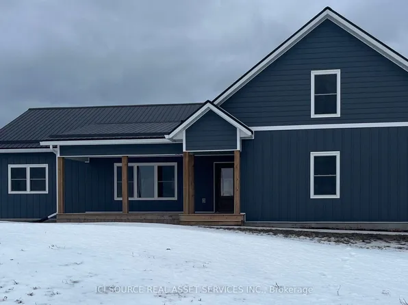 2206 Sands Rd, South Frontenac, ON K0H 1H0