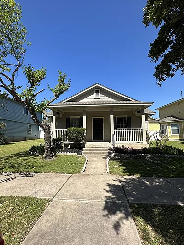 512 Crater Lake Dr Photo 1